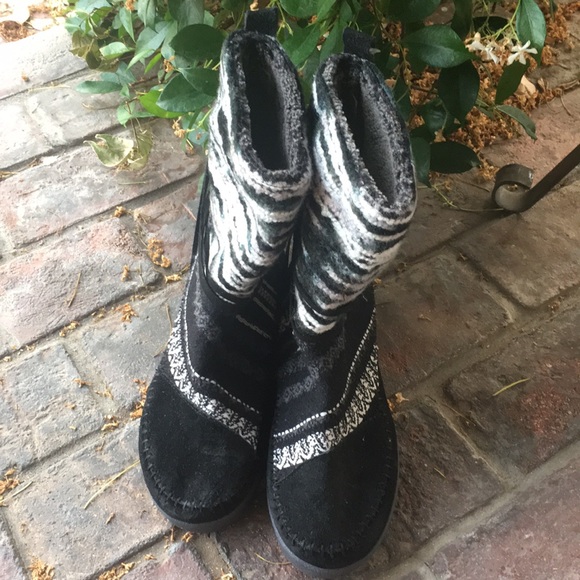 TOMS WARM NEPAL BLACK BOOTS - Picture 2 of 7
